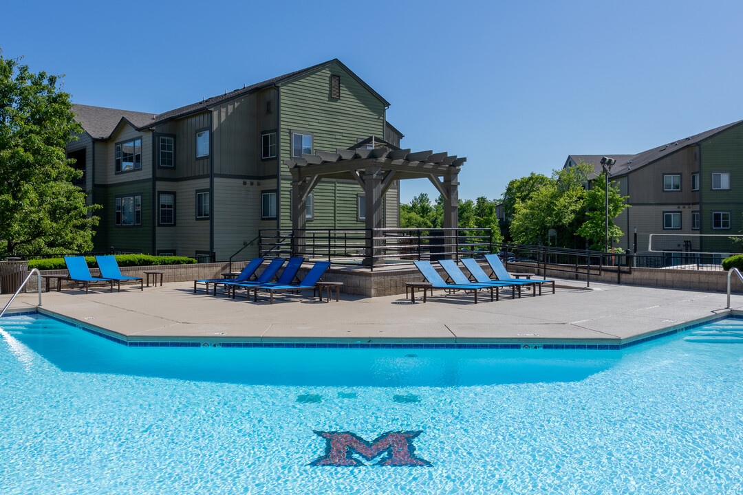 Hawks Landing in Oxford, OH - Foto de edificio