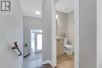 2030 Caltra Cres in Ottawa, ON - Building Photo - Building Photo