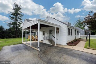 4 Buttonwood Ave in Malvern, PA - Building Photo