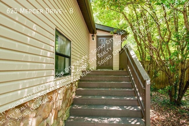 property at 625 Mercer Dr