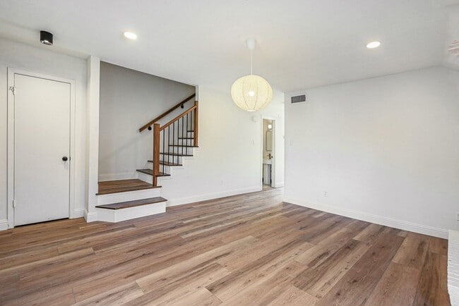 2103 Mistletoe Ave in Fort Worth, TX - Building Photo - Building Photo