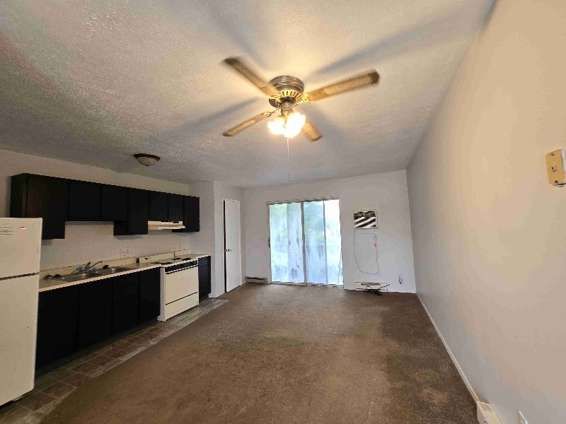 1200 N Main St in Nappanee, IN - Building Photo