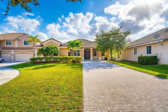 1731 Osprey Bnd in Weston, FL - Foto de edificio - Building Photo