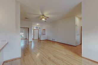 8012 Waterbury Ave NW in Albuquerque, NM - Foto de edificio - Building Photo