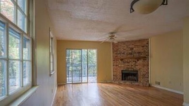 2511 Skyland Trail NE in Atlanta, GA - Foto de edificio - Building Photo