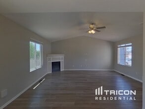 1285 Lords Hill Dr in Fountain, CO - Foto de edificio - Building Photo