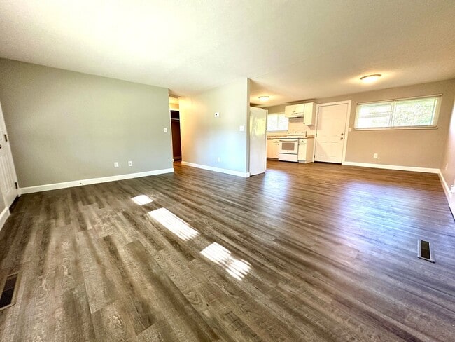 4418 Primrose Ln in Dayton, OH - Building Photo - Building Photo