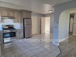 512 Monterey Dr in Suisun City, CA - Building Photo - Building Photo