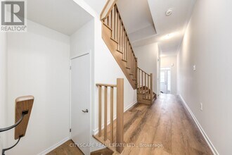 2100 Cayenne St in Oshawa, ON - Building Photo - Building Photo