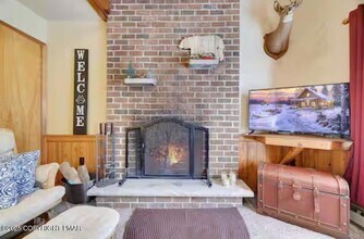 276 Mountain View Dr in Pocono Lake, PA - Building Photo - Building Photo