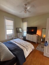 430 4th St NE, Unit Upper in Minneapolis, MN - Building Photo - Building Photo