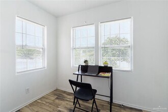 1021 N 2nd St in McAllen, TX - Building Photo - Building Photo