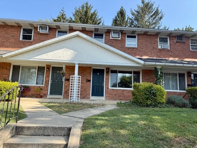 property at 239 N Plum St