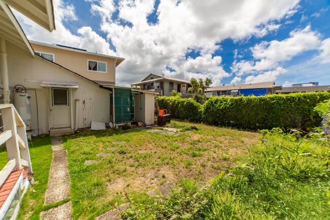 1617 Frog Ln in Honolulu, HI - Foto de edificio - Building Photo