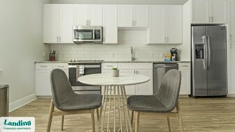 3005 Chestnut Grv Ln in Matthews, NC - Building Photo