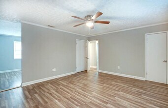 1205 E 37th St in Savannah, GA - Building Photo - Building Photo