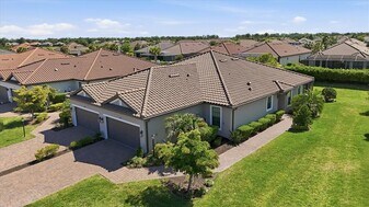 4733 Tortona Ct in Bradenton, FL - Building Photo