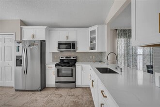 5556 Florence Harbor Dr in Orlando, FL - Building Photo - Building Photo