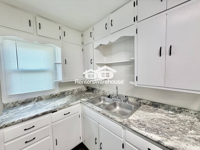 510 N 6th Ave E in Newton, IA - Foto de edificio - Building Photo