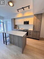 1635 Military Trail in Toronto, ON - Building Photo