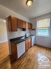 1370.5 W Estes Ave in Chicago, IL - Building Photo - Building Photo
