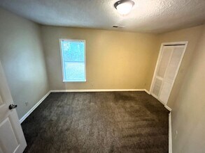 1037 W Walthal Cir in Memphis, TN - Building Photo - Building Photo