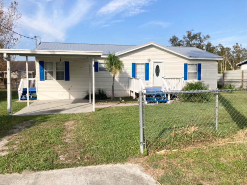 15301 16th St in Dade City, FL - Building Photo