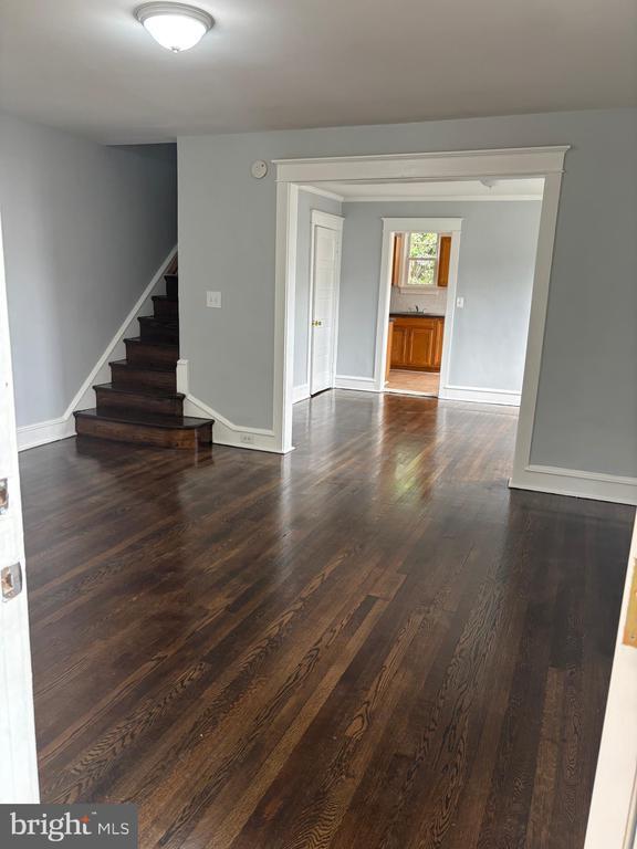 property at 525 Garfield Ave