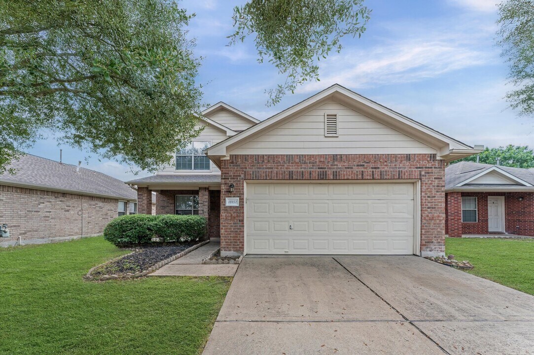 12251 Noco Dr in Tomball, TX - Building Photo