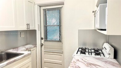 751 Euclid Ave in Miami Beach, FL - Building Photo - Building Photo