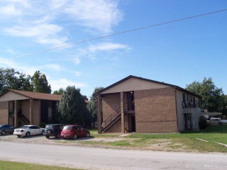 625 N Burns St in Holdenville, OK - Building Photo