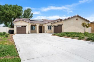 475 Camellia Way in San Jacinto, CA - Building Photo - Building Photo