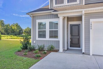 1800 Hunting Harris Ct in Ocean Isle Beach, NC - Building Photo - Building Photo