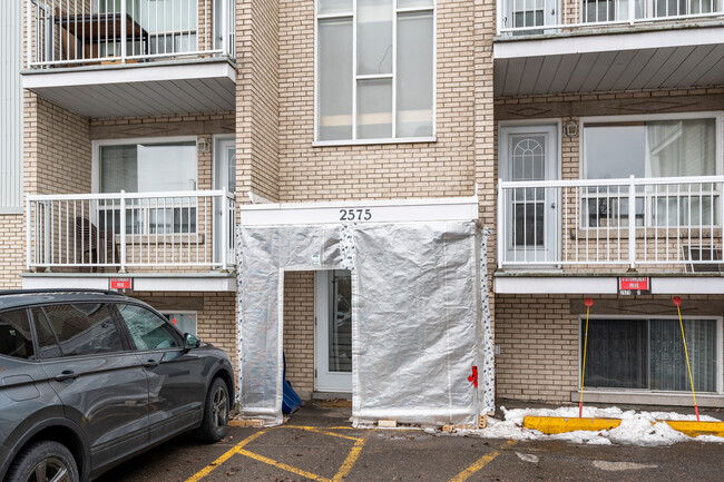 2579 Sainte-Foy Ch in Québec, QC - Building Photo - Building Photo