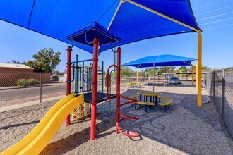 CopperHill in Tucson, AZ - Building Photo - Building Photo