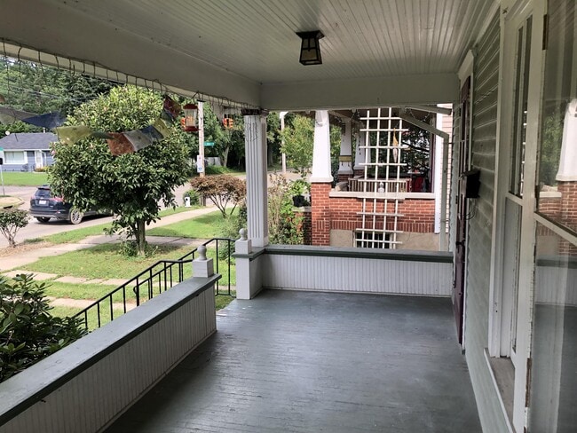 313 E State St in Athens, OH - Building Photo - Building Photo