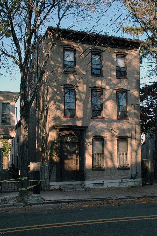435 King St in Pottstown, PA - Foto de edificio - Building Photo