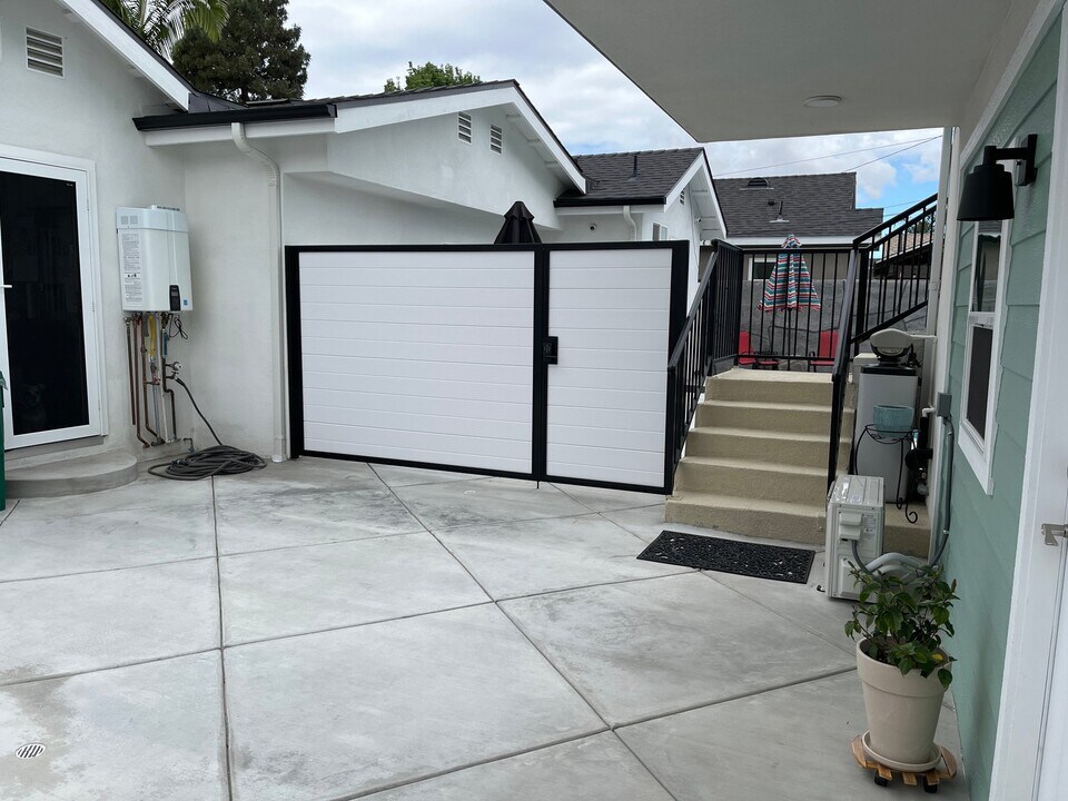 5331 E Brittain St in Long Beach, CA - Foto de edificio