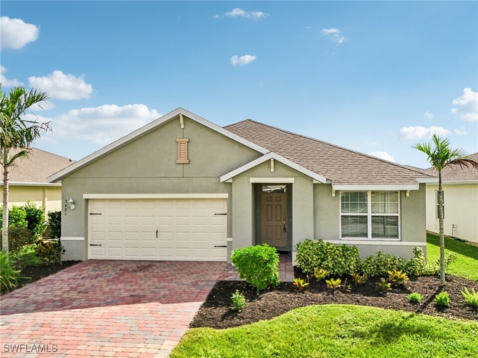 3421 Cancun Ct in Cape Coral, FL - Building Photo