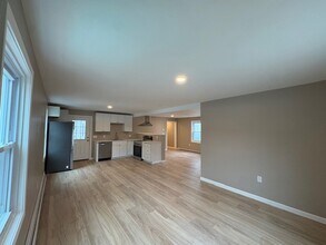 60 Charles St in Farmington, NH - Building Photo - Building Photo