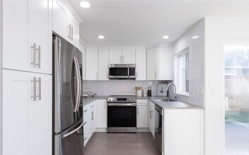 945 1st Ave N in Kent, WA - Building Photo - Building Photo