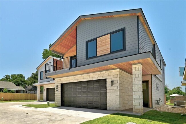 2305 Century Tree Cv in Austin, TX - Building Photo - Building Photo