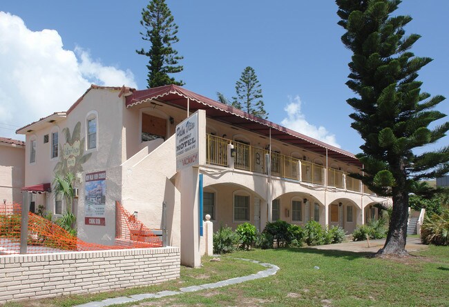 Palm View Apartment & Motel in Deerfield Beach, FL - Foto de edificio - Building Photo