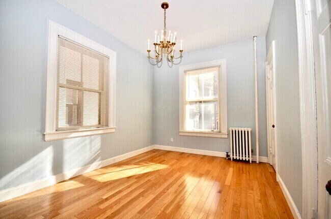 261 Beacon St, Unit 3 in Boston, MA - Building Photo - Building Photo