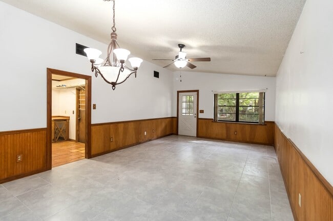 9410 7th Ave in Orlando, FL - Building Photo - Building Photo