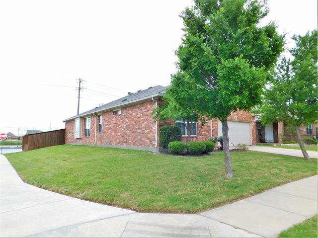701 Lone Pine Dr in Little Elm, TX - Foto de edificio - Building Photo