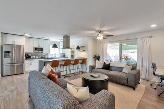 8720 E Jackrabbit Rd in Scottsdale, AZ - Building Photo - Building Photo