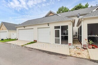 2080 Gable Way Ln in Matthews, NC - Building Photo - Building Photo