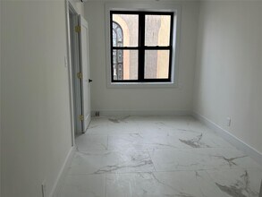 315 Riverside Blvd in Long Beach, NY - Building Photo - Building Photo