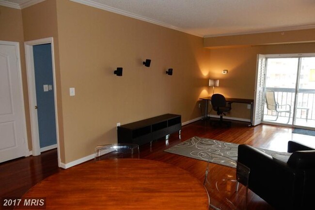 property at 1211 S Eads St